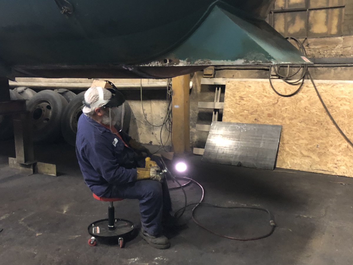 VesselServiceCo's tweet photo. Team hard at work .... frame replacement, welding, metal fab, tanker repair. https://t.co/POYRf4eC9X