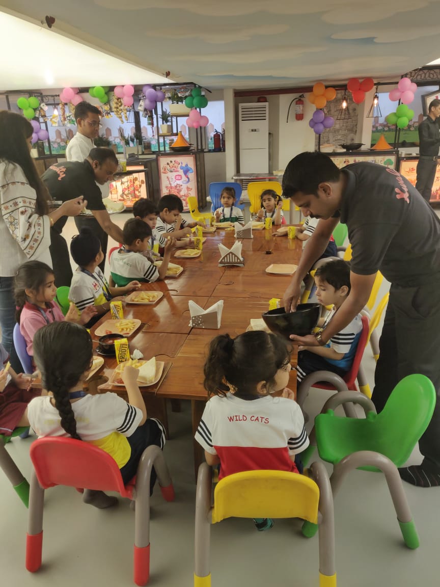 Tumble_House's tweet photo. Glimpses of day 1 of kids from Manav Rachna International School enjoying at @Tumble_House, Defence colony.
#tumblehouse #manavrachnainternationalschool #defencecolony #kids #fun https://t.co/HyIRBQMj3J
