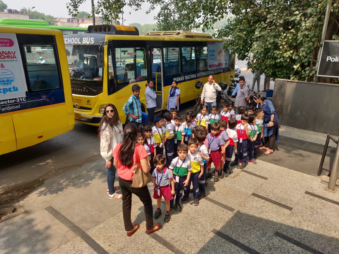 Tumble_House's tweet photo. Glimpses of day 1 of kids from Manav Rachna International School enjoying at @Tumble_House, Defence colony.
#tumblehouse #manavrachnainternationalschool #defencecolony #kids #fun https://t.co/HyIRBQMj3J