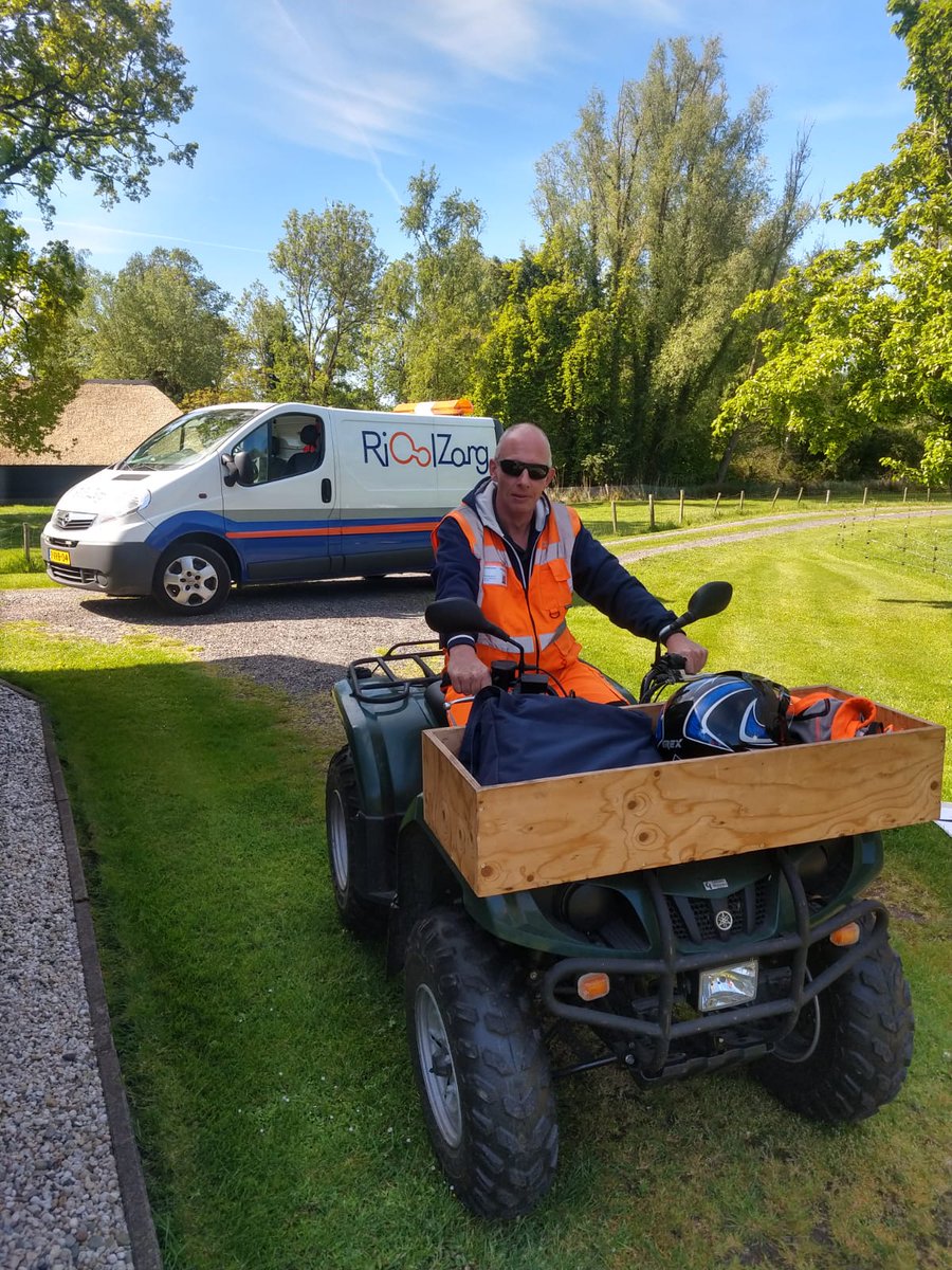 Vandaag riosonic inspectie in het mooi Giethoorn, door de gemeente Steenwijkerland een vervoersmiddel geregeld om bij de putten te komen