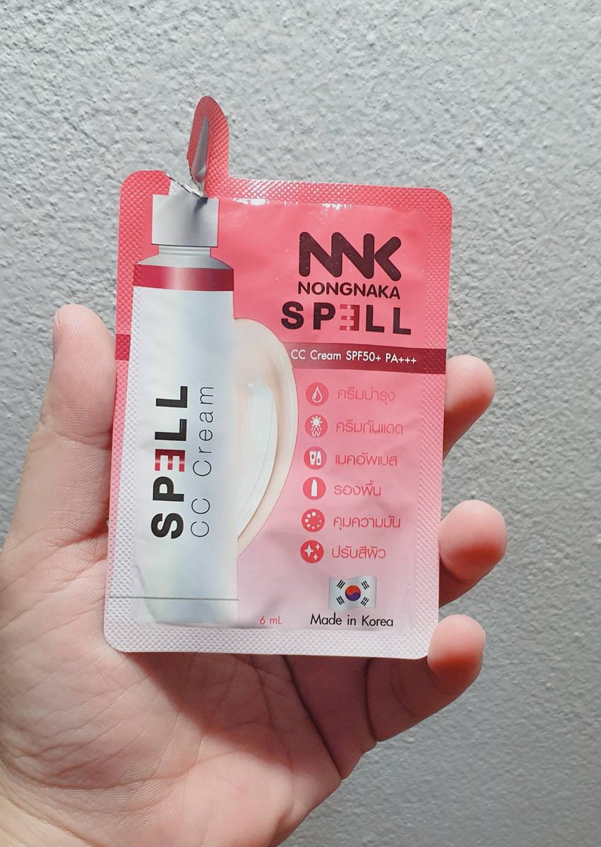 ter_tories's tweet photo. Nongnaka Spell CC Cream ซีซีครีมตัวเด็ดที่ช่วยเป็นเมคอัพเบสปรับสีผิวให้ขาวใสก่อนลงเมคอัพ หรือเป็นรองพื้นได้ในวันสบายๆ ผสมสารกันแดด SPF 50+ PA+++ แถมยังมีสารสกัดจากเมือกหอยทากเกาหลี เนื้อครีมบางเบา ทาแล้วไม่วอก พกพาสะดวกด้วย #ccspell #รีวิวเซเว่น https://t.co/5uMoUiFEe0