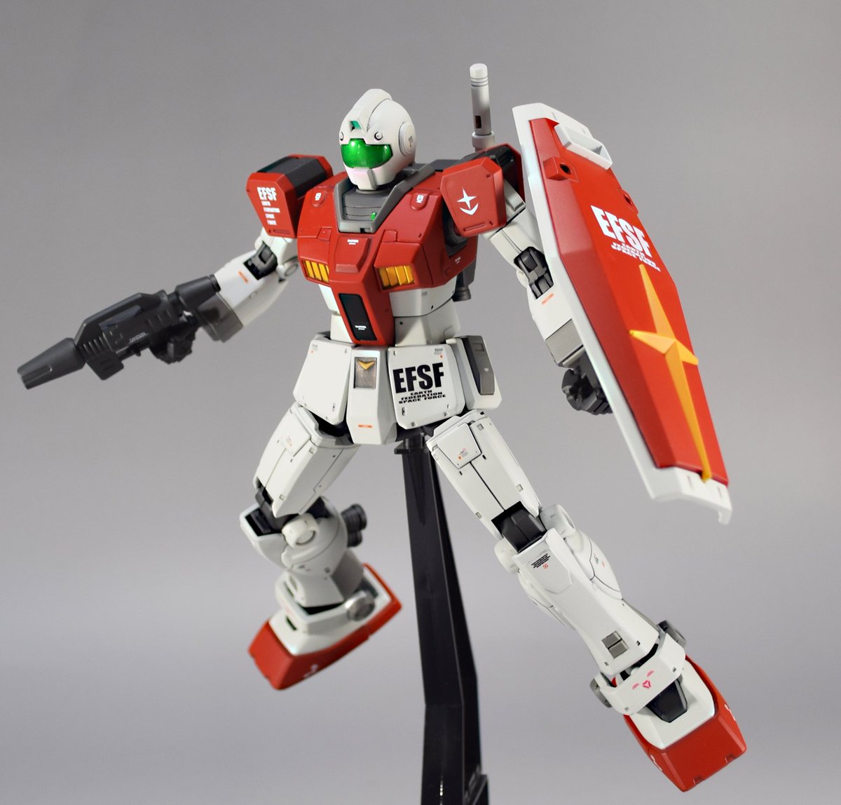 タガタメクリエイティブ Pe Twitter 完成品のご紹介 Hguc 1 144 ジム ボール 最近ブログでオリジンジムを改造したジムの記事のアクセスが多かったので再度制作してみました 今回はhgボールとのコンビです 連邦の主力達 ヤフオクにも出品中です ガンダム