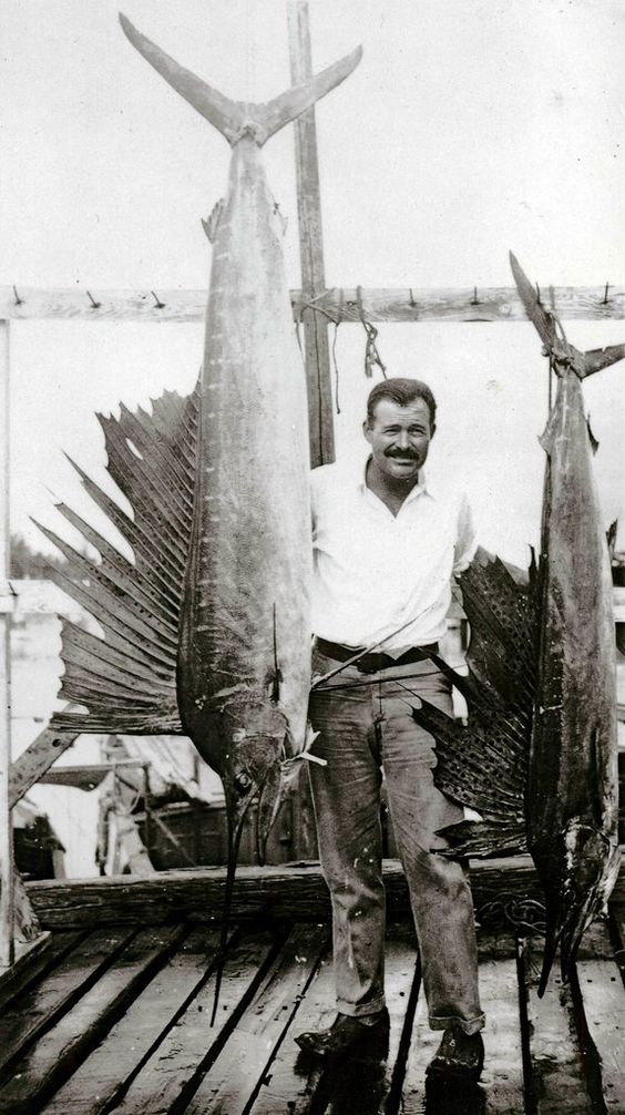 thelordoftheB's tweet photo. #ClassicTime "El viejo y el mar" de Hemingway es un libro breve que nos deja grandes reflexiones de vida. Aquí compartimos las más importantes:
https://t.co/7n5c0ANJoO

#libros #hemingway #blogdelibros https://t.co/80Uq8xLaxf