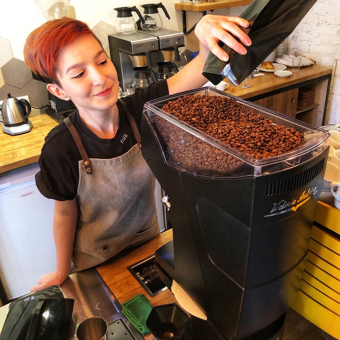 victoriaarduino's tweet image. Alba always smiles when filling that #Mythos2 hopper! Innovative technology, skill, and passion make for a perfect cup! #VictoriaArduino