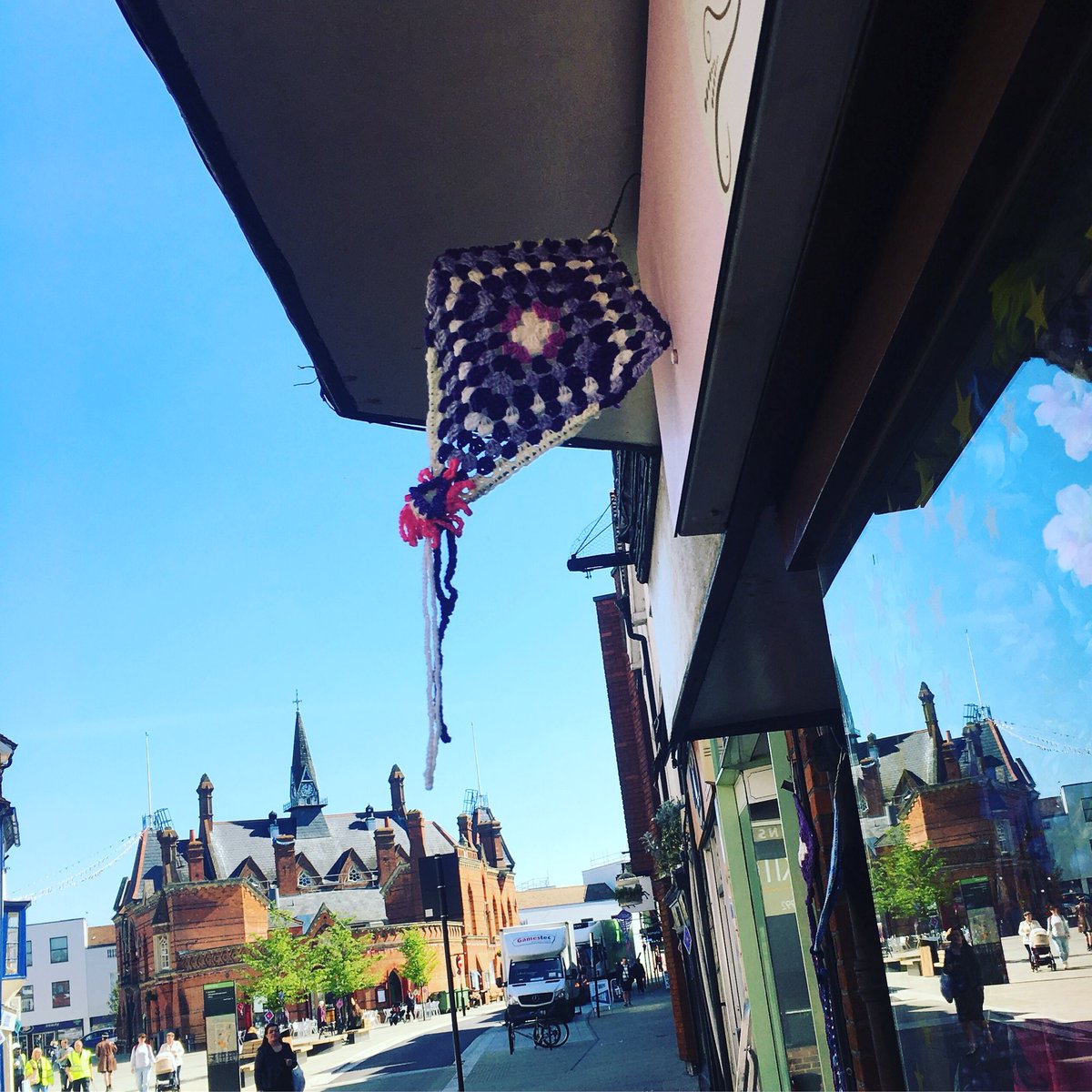 Wokingham is flying high with kites; fun, friendship, freedom &amp; fearlessness #wokywellbeingwk