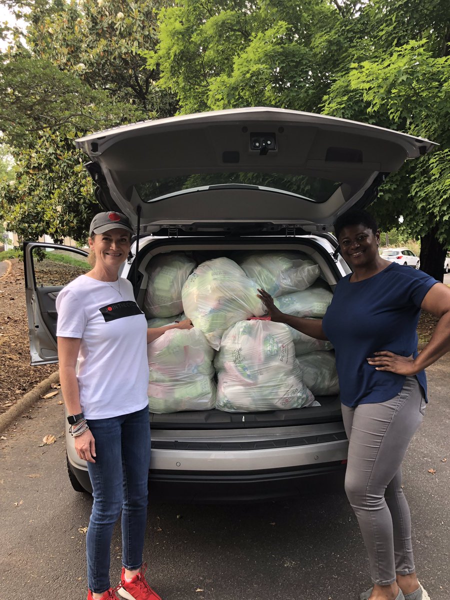 periodprojectsc's tweet photo. 500 of our gallon size #periodpacks to #uganda. We are working with Margo Williams and Jacqueline Pitt as they travel in June to help provide resources to girls. ๐ด
#globalperiod https://t.co/KKXGs0GCD8