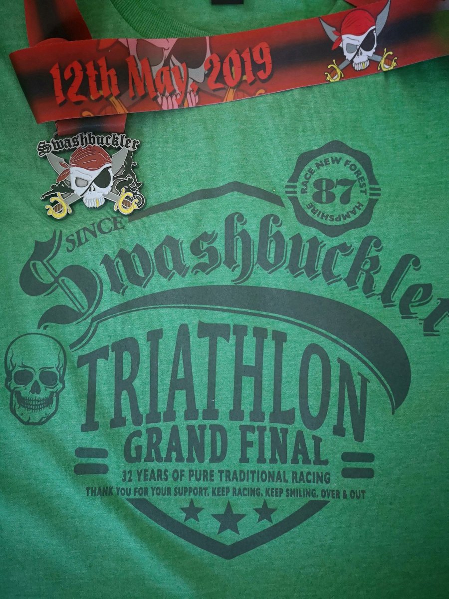 Not done this since oh last Monday #MedalMonday and an awesome t-shirt commemorating <a href="/RaceNewForest/">RaceNewForest</a> hosting their final Swashbuckler triathlon in the New Forest - just a 1.2m swim/56m bike/13.1m run to earn this 😄
#runr