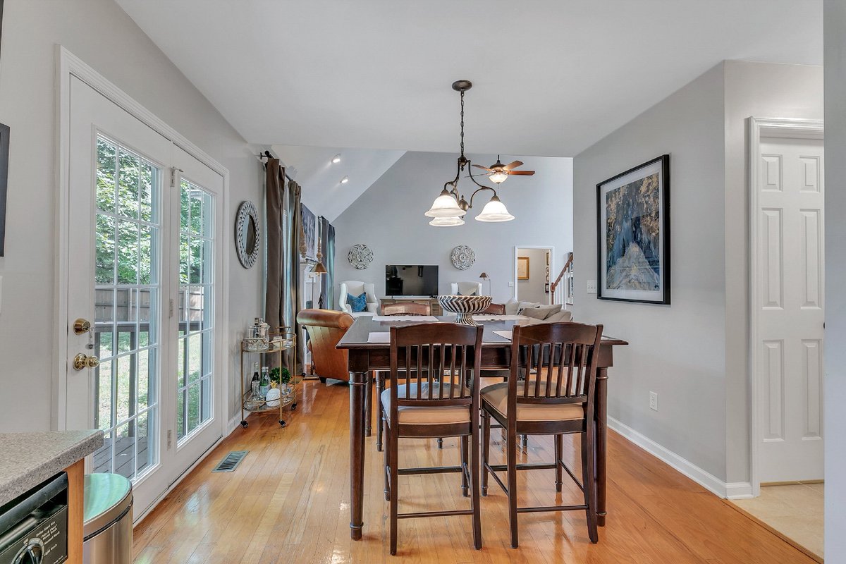 TeamTimWest's tweet photo. 🔥C O M I N G S O O N!🔥
#comingsoon #forsale #parks #shopping #restaurants #hiking #biking #home #homesweethome #homeforsale #house #sell #realtor #realestate #chattanooga #kw #kellerwilliams #realty #forsale #newhome #househunting #property #listing #homesale #teamtimwest https://t.co/BUxqx5Pg3S