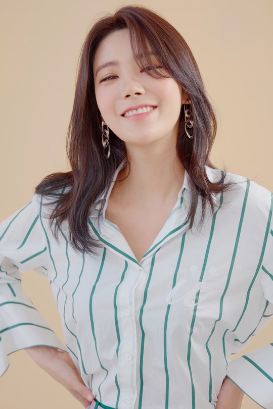 [Photoshoot] Lizzy/Park Soo Ah [NEW PROFILE PHOTOS] - Celebrity Photos