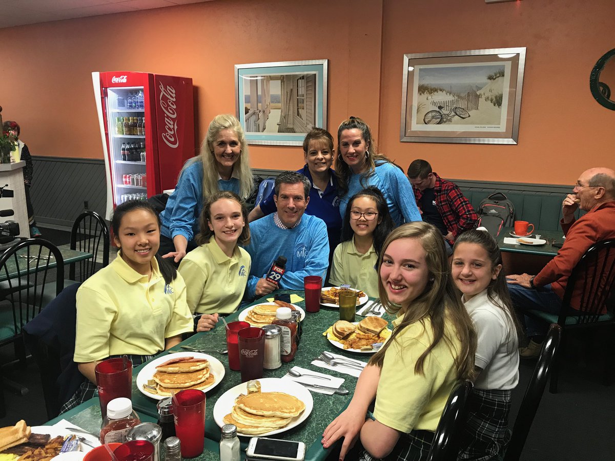 MTCRegional's tweet photo. Having breakfast with @BobKellyFOX29. Tune in to @FOX29philly and watch! #MTCextraordinary #mtcschool #catholicschools #greatschools #ExploreAOPS @AOPS_Schools https://t.co/uFuzvSgxm8