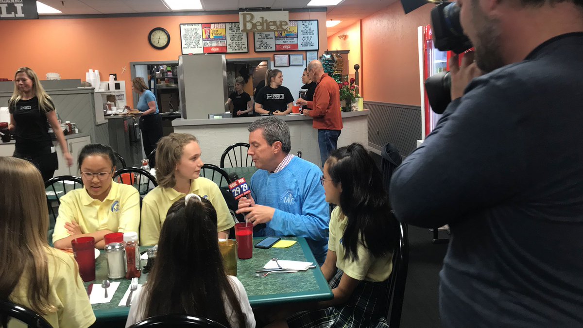 MTCRegional's tweet photo. Having breakfast with @BobKellyFOX29. Tune in to @FOX29philly and watch! #MTCextraordinary #mtcschool #catholicschools #greatschools #ExploreAOPS @AOPS_Schools https://t.co/uFuzvSgxm8