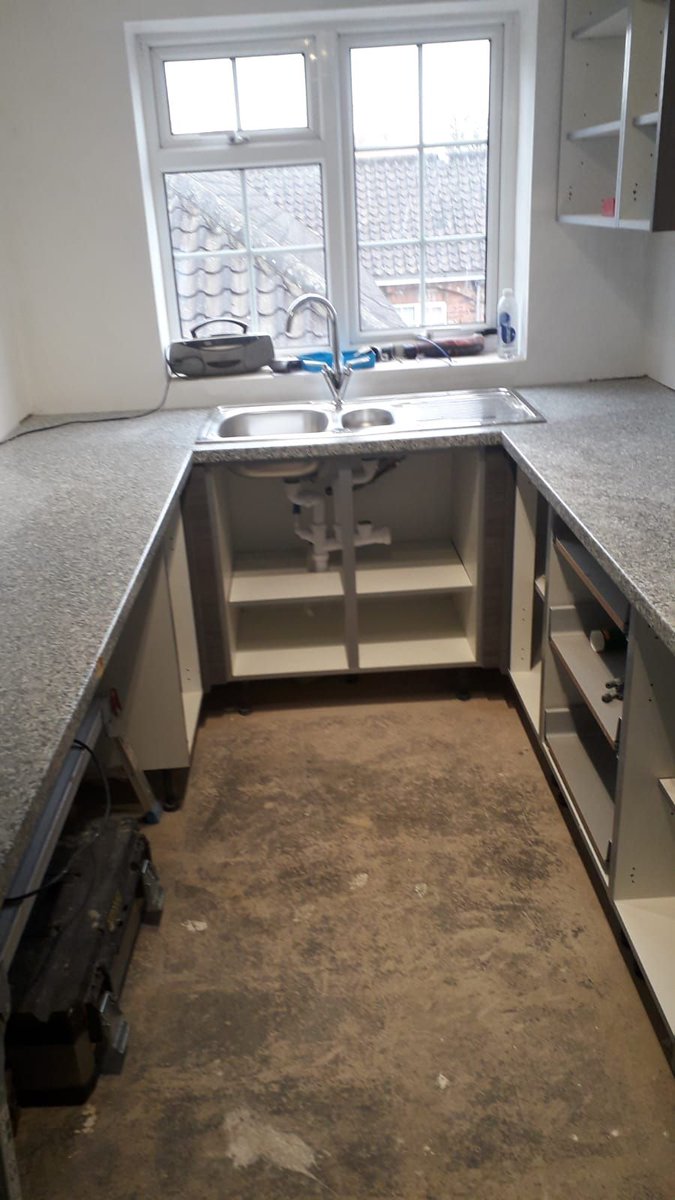 WeFitQualityKitchens tweet media