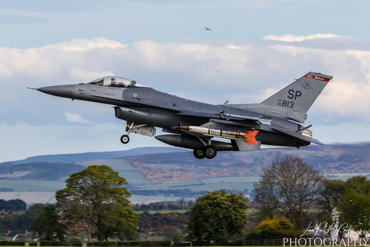 madpix67's tweet photo. @USNavyEurope Returning to RAF Lossiemouth after a #Formidableshield2019 sortie. https://t.co/1La3MBKO52