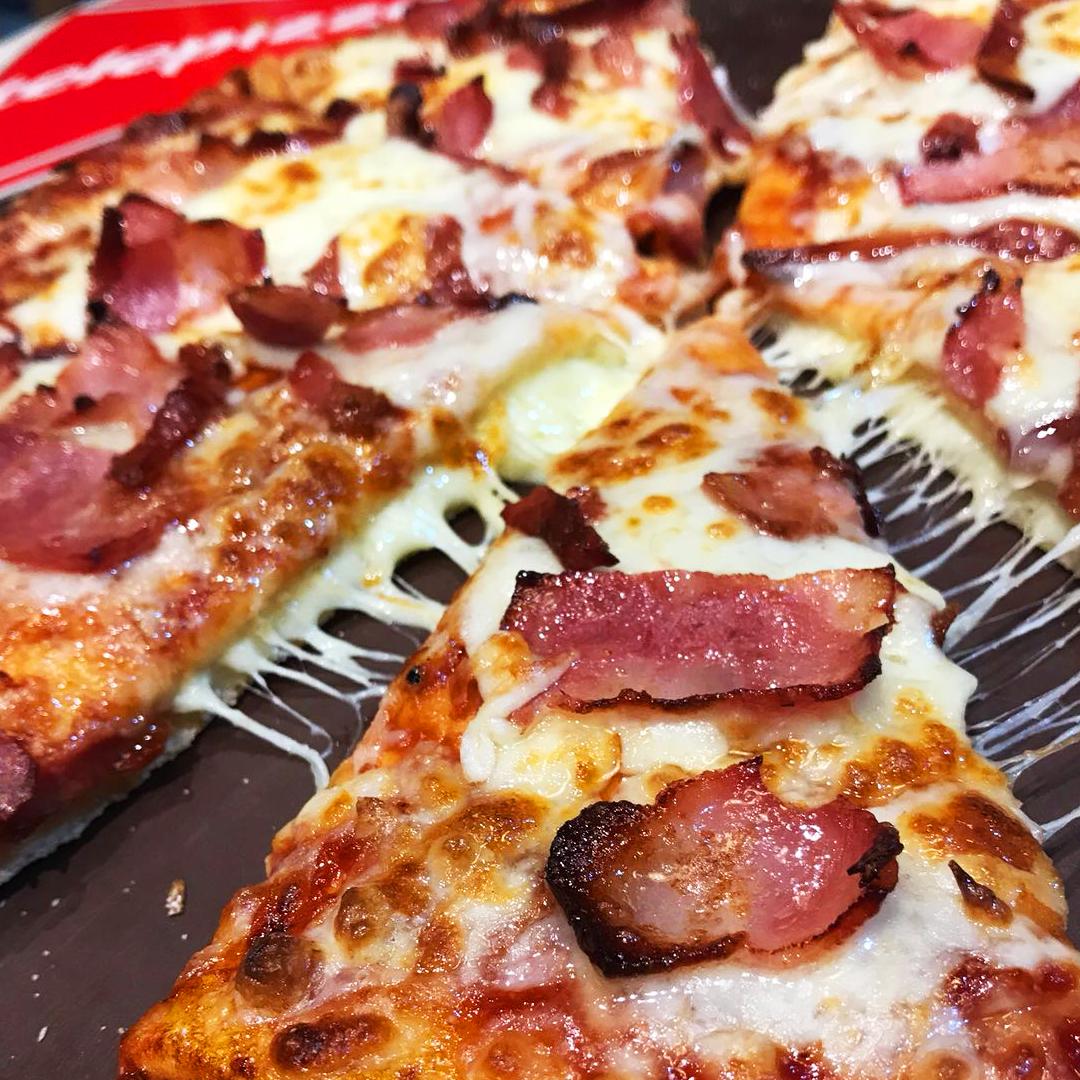 telepizza_es's tweet photo. RT si hoy quieres comer #PizzaGratis🍕 pero no spoilers 

#ReinoAntiSpoilerTelepizza 

#ReinoAntiSpoilers https://t.co/67VBPETSXz