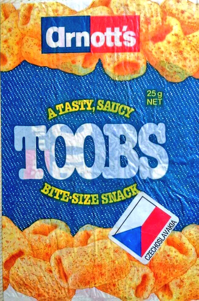 oldshopsoz's tweet photo. EXCLUSIVE: A guy saved up his favourite used chip wrappers from the 70s and 80s and stored them in an album. Then he shared them on our Facebook group, as you would.
Pic credit Grant Vote collection https://t.co/NllrZtWP7K