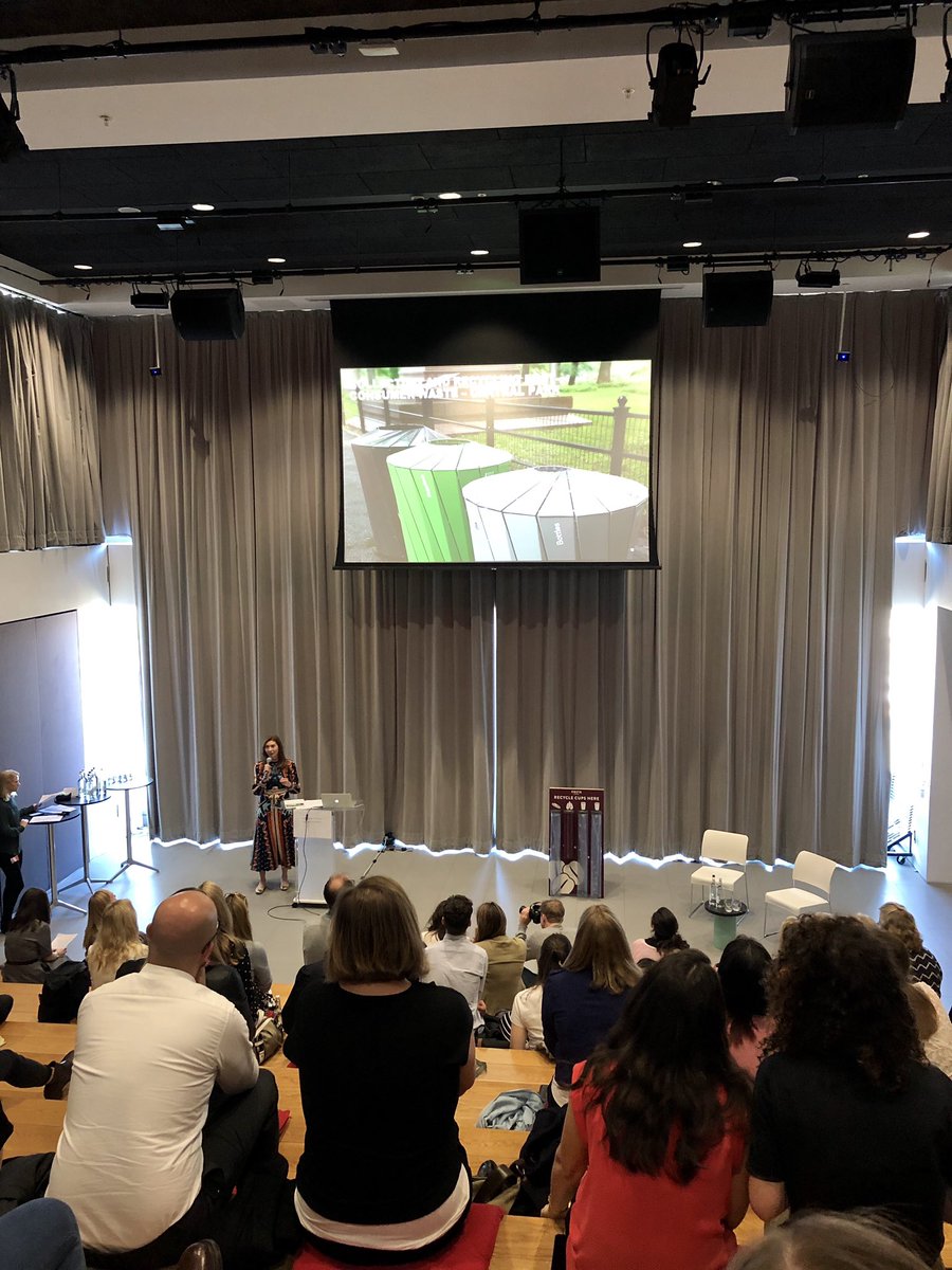 MarinaLinBro's tweet photo. @lindsaypattison kicking off @WPP excellent #UnpackTheProblem Sustainability Summit this morning. Greenwashing is not enough. Commercial imperative is driving the need for mass behaviour change and breathtaking innovation 🌎 #Unpack https://t.co/qVbkuQ35W0