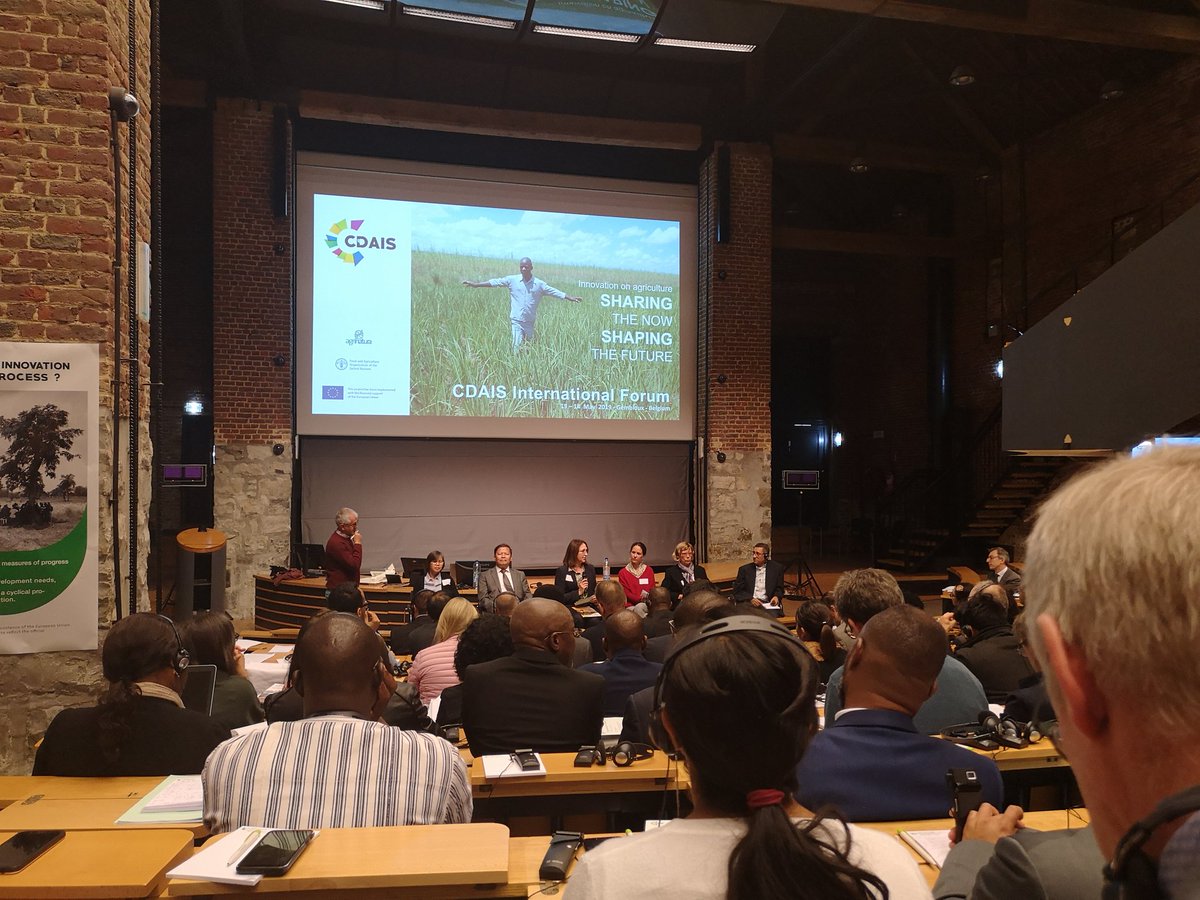 , #RealityCheck from <a href="/AurelieToillier/">Toillier Aurélie</a> <a href="/Cirad/">Cirad</a> on the CDAIS implementation realities in #BurkinaFaso. The team's perspective was innovative and collaborative with an approach emphasizing #learningbydoing  #codesign and #reflectionandrefinment #CDAISForum_2019 #CDAIS