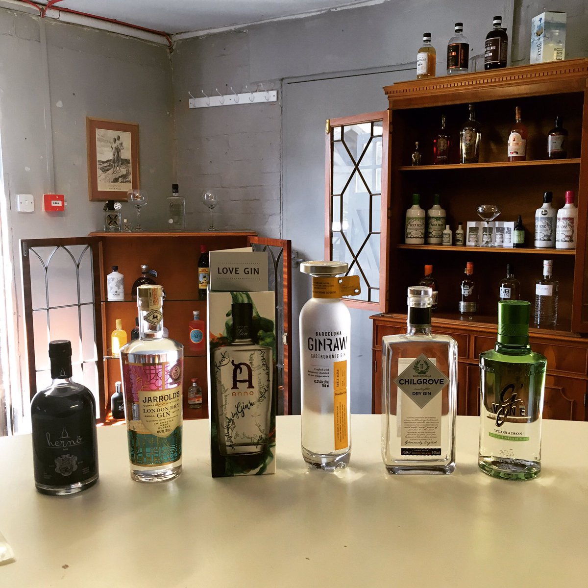 TheGinBoxUK's tweet photo. We get the impression the giftee likes a proper gin. This is most definitely going to get some love when packing.
#theginboxshop #ginonline #ginlover #gin #ginandtonic #ginshoptunbridgewells #lovegin #gingifts #hernögin #jarroldsgin #annogin #ginraw #chilgrovegin #gvinegin https://t.co/qvbSx9ssM5