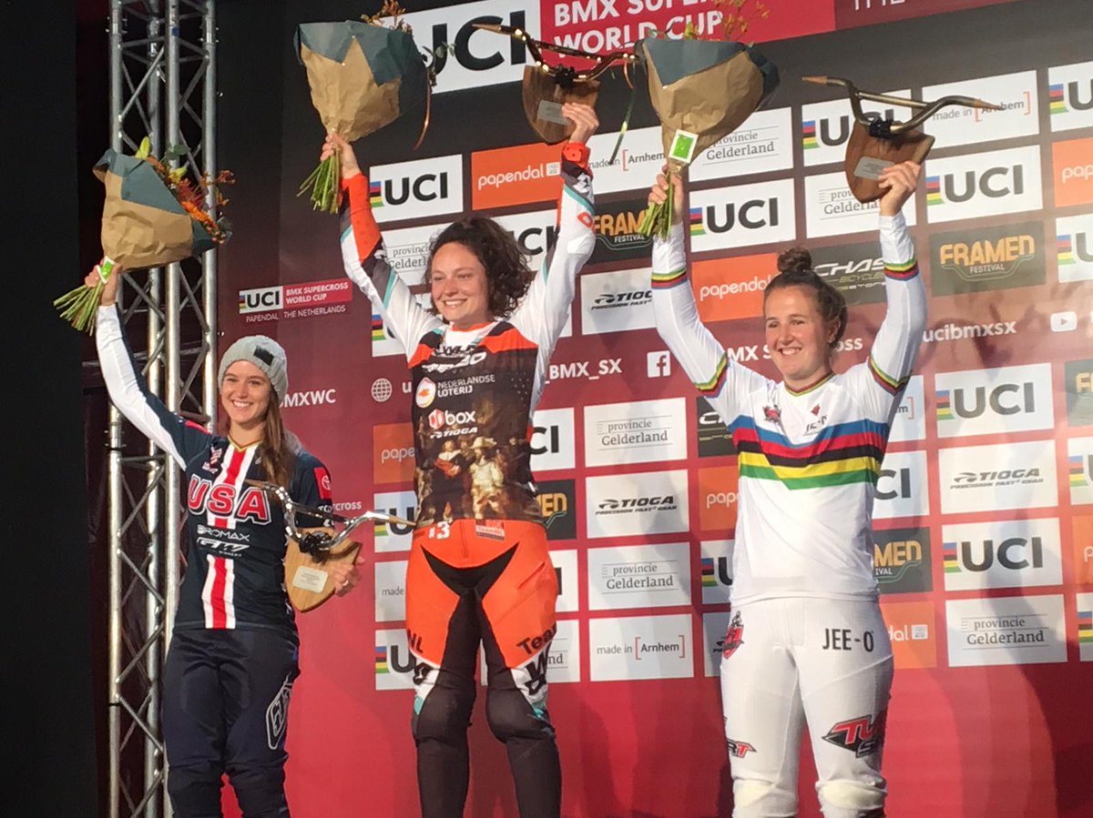 Afgelopen weekend behaalde de door ons gesponsorde Judy Baauw haar eerste wereldbekerzege tijdens de WorldCup BMX op Papendal. We zijn supertrots op deze topper!