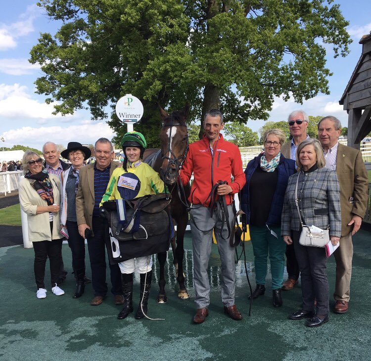 teattheritz's tweet photo. RT DSkeltonRacing: Delighted for the members of the #RioGoldRacingClub who celebrated a double plumptonraces yesterday, and were thrilled to see bridgeandrews ride her 💯th winner in the process! A limited number of shares remain for 2019, contact rio… https://t.co/oS7n6THRwt