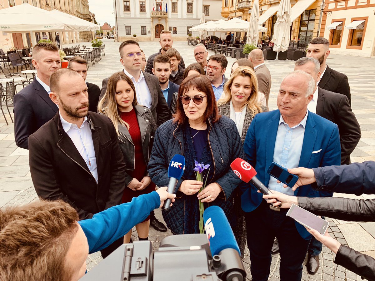 dubravkasuica's tweet photo. Jučer prijepodne smo predstavili naš program za #EUizbori2019 u Varaždinu. Posjetili smo i općine #Sračinec #Vinica, #Kneginec, #Cestica, #Petrijanec, #Bednja, #Maruševec, #Vidovec i Sv. Ilija te gradove #Lepoglava i #Ivanec.
#HrvatskaZAgeneracije! #EUizbori2019 🇭🇷🇪🇺 https://t.co/Kz1gljelTp