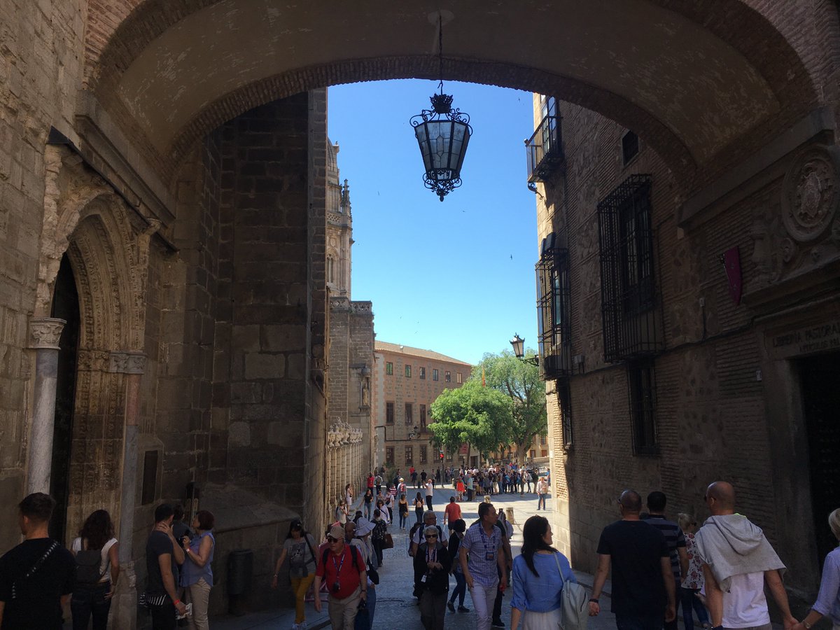 Inhispania's tweet photo. El pasado sábado visitamos Toledo☀️ ¡La ciudad de las tres culturas! 🤩🤩 #Inhispania #Toledo #daytrip https://t.co/Zvf6ZR38Xj