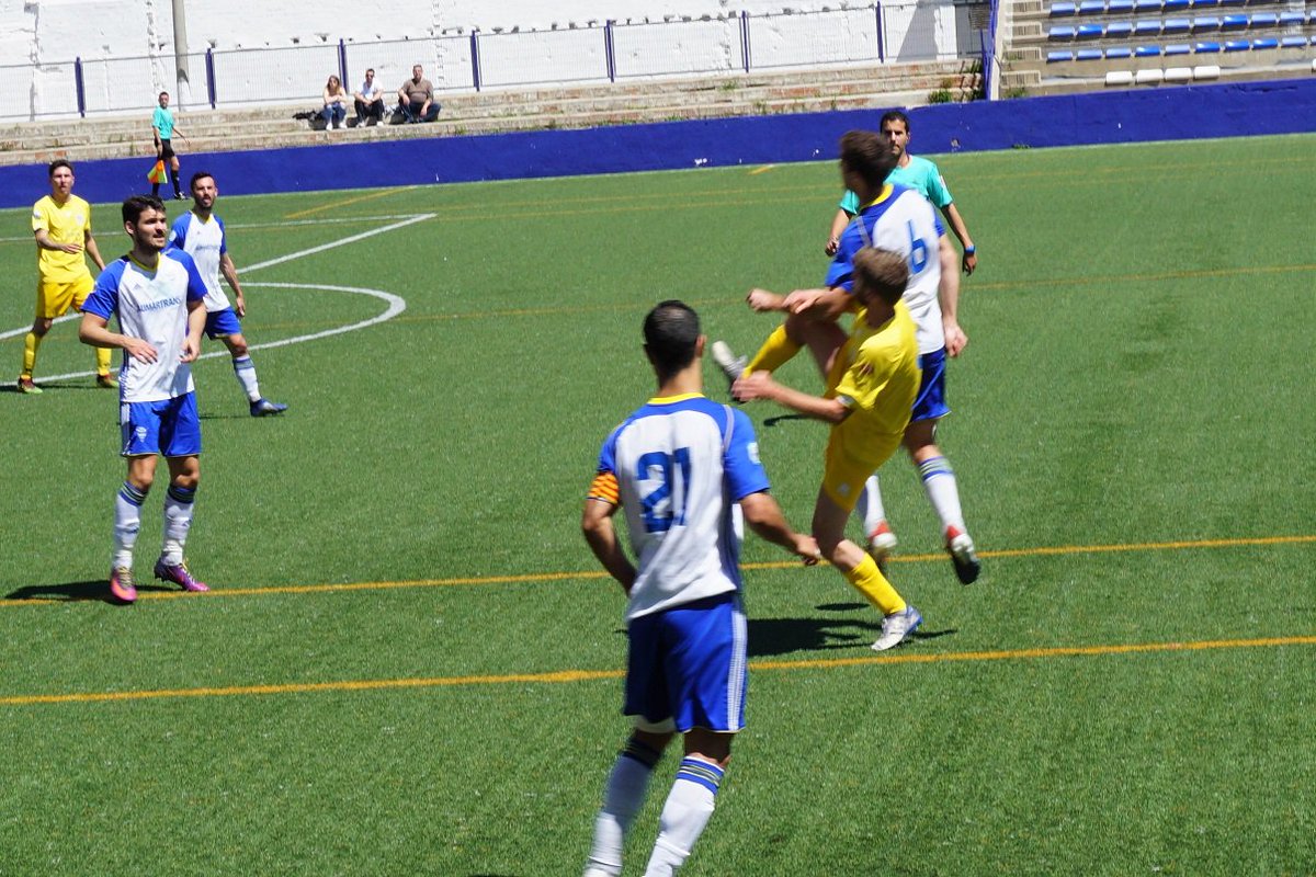 uecastelldefels's tweet photo. #PrimerEquipUEC | ⚽️🔶
📍 Ja podeu llegir la CRÒNICA del partit @ecgranollers - @uecastelldefels (2-3), j41 #3div5
🖊️ https://t.co/4M5xUgDjlR '3 punts patits i primer objectiu assolit"
#SomHiGrocs #15de3div5 #ObjectiuPermanència #Objectiu43punts https://t.co/yt1qxL1Sip