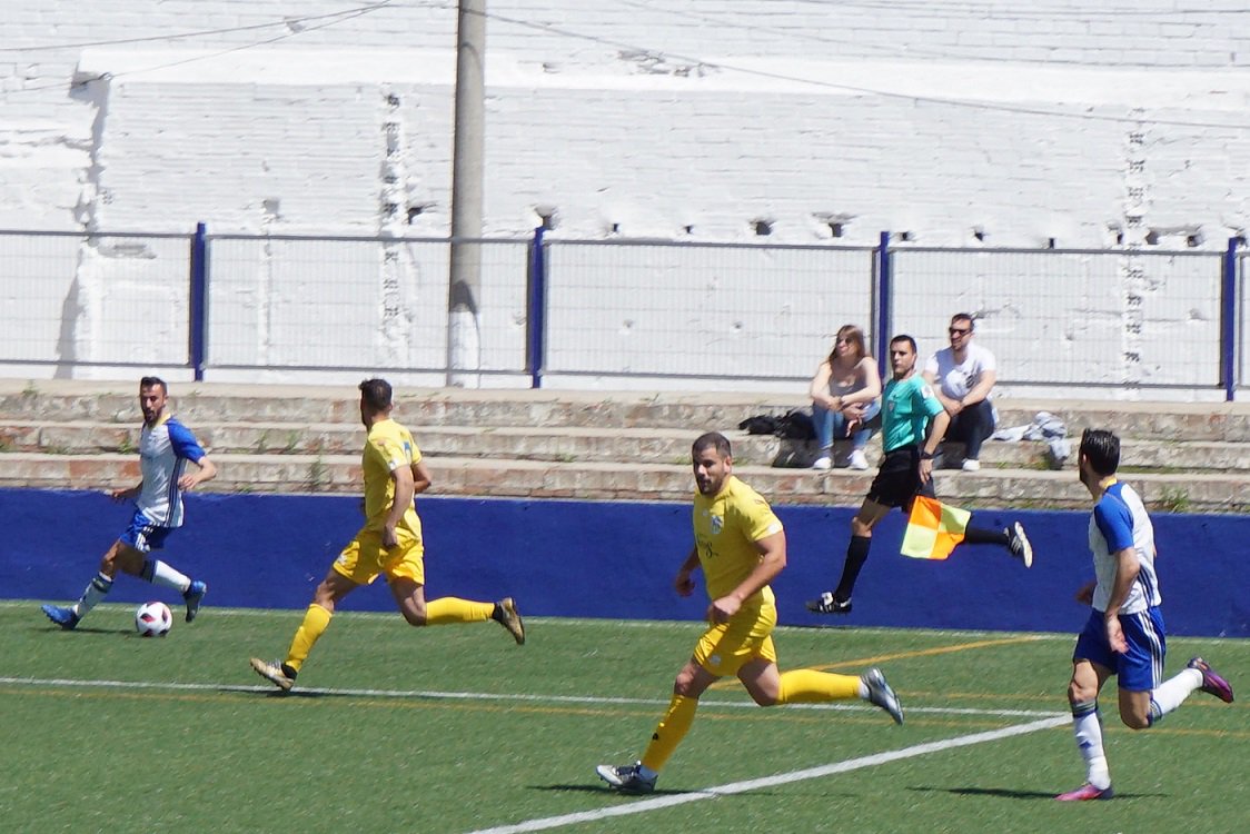 uecastelldefels's tweet photo. #PrimerEquipUEC | ⚽️🔶
📍 Ja podeu llegir la CRÒNICA del partit @ecgranollers - @uecastelldefels (2-3), j41 #3div5
🖊️ https://t.co/4M5xUgDjlR '3 punts patits i primer objectiu assolit"
#SomHiGrocs #15de3div5 #ObjectiuPermanència #Objectiu43punts https://t.co/yt1qxL1Sip