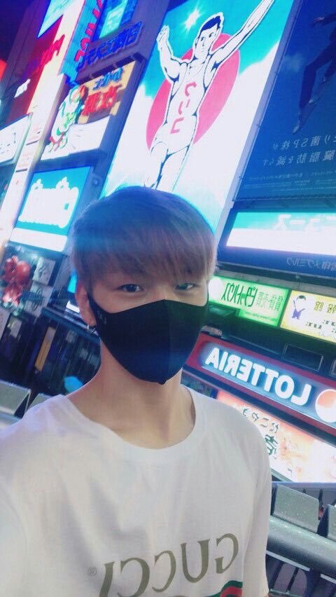Takeyouworld's tweet photo. 왜 이렇게 잘생겼엉 ㅠㅠ #강다니엘  #wannaone #사랑해 #멋있엉 #멍멍이 🐶😍 https://t.co/5LccVcuHYO