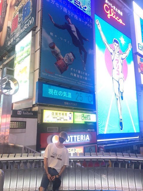 Takeyouworld's tweet photo. 왜 이렇게 잘생겼엉 ㅠㅠ #강다니엘  #wannaone #사랑해 #멋있엉 #멍멍이 🐶😍 https://t.co/5LccVcuHYO