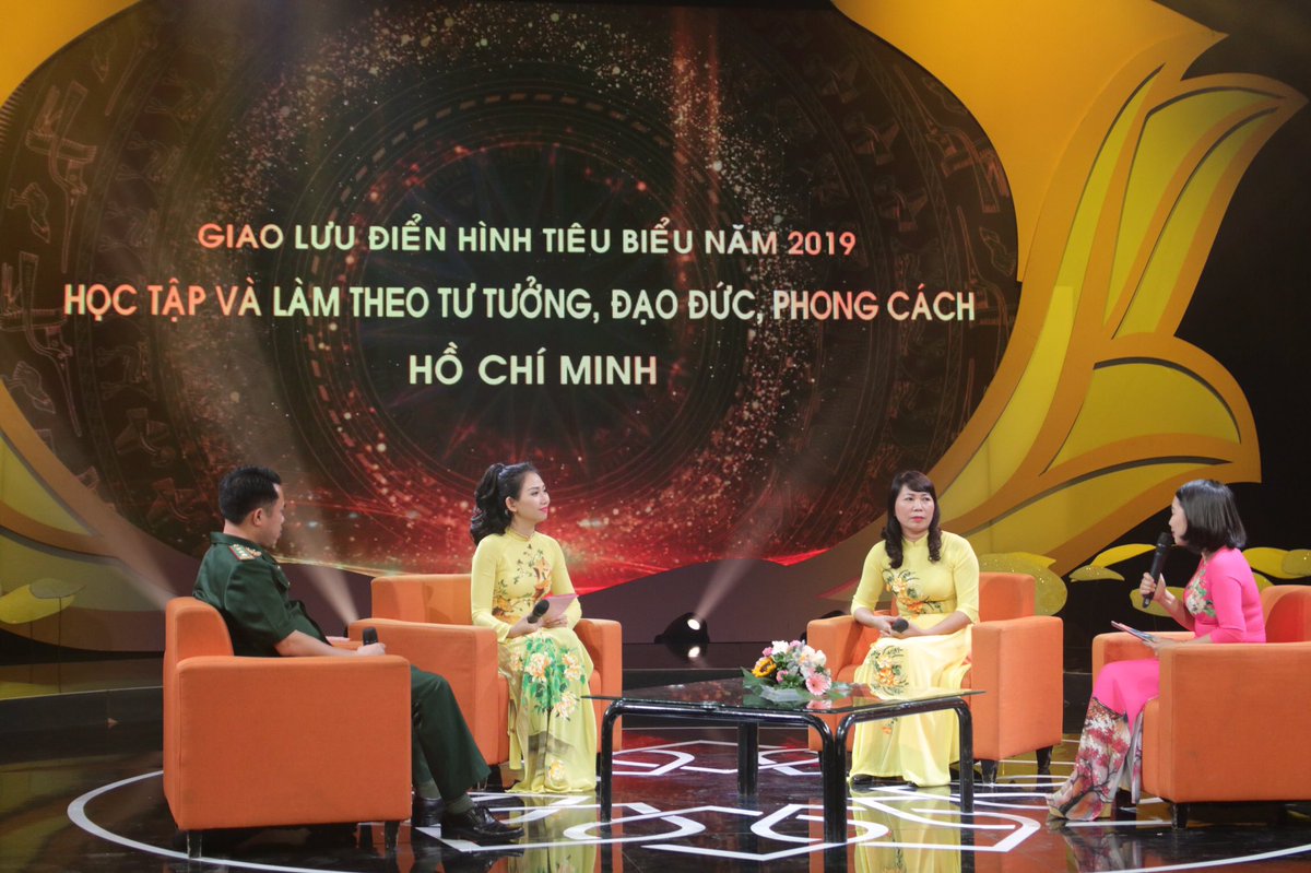 TdGreenhouse's tweet photo. I am so proud to be one of five most outstanding examples on the exchange Vietnam Television show. It will be broadcasted on 19th of May to celebrate the birthday of our President Ho Chi Minh. @vikaspota @knight_pete #globalteacherprize #Varkeyteacherambassador #teachersmatter https://t.co/aHH20PK6gv
