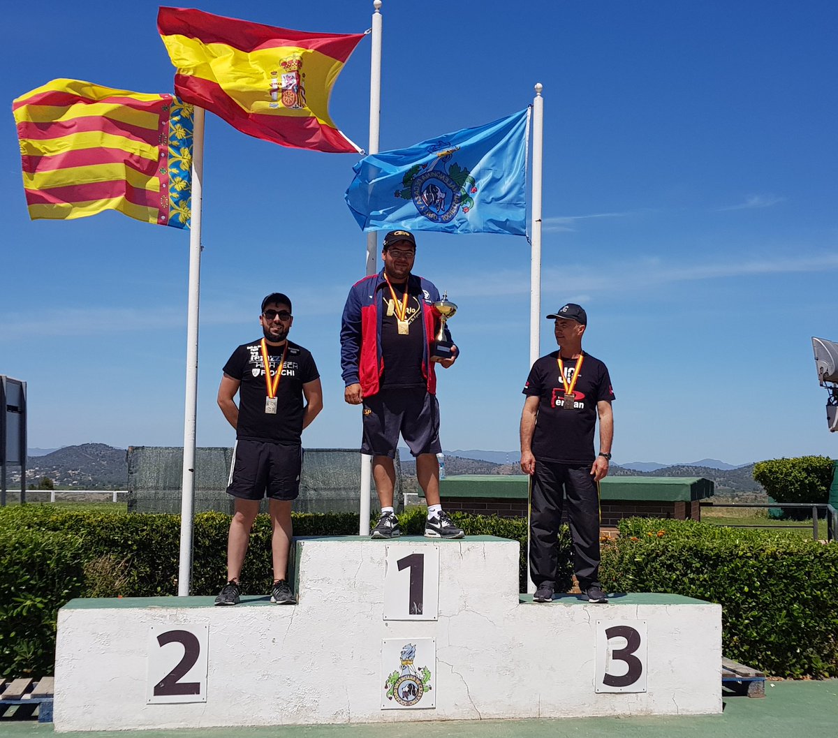Becas Podium tweet media