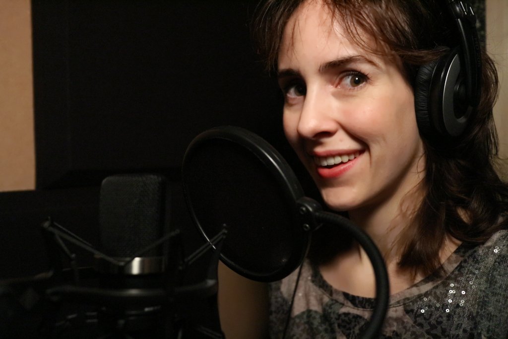 Relinde_85's tweet photo. Recording a #voiceover for a #corporatefilm #dutch #dutchvoice #studiolife #lovemyjob https://t.co/MKE5tTKCF4