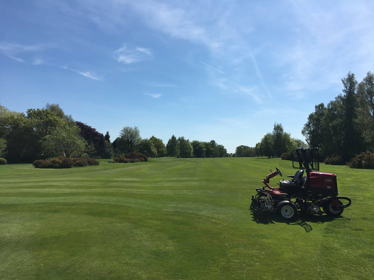 Nice to see that May has finally turned up. ☀️ 

Stunning day to be striping up the fairways.  Our new <a href="/ToroGolf/">Toro Golf</a> 3575 is probably one of the best fairway machines I’ve used!

<a href="/CoptHeathGC/">Copt Heath Golf Club</a> #golf #toro #Greenkeeping