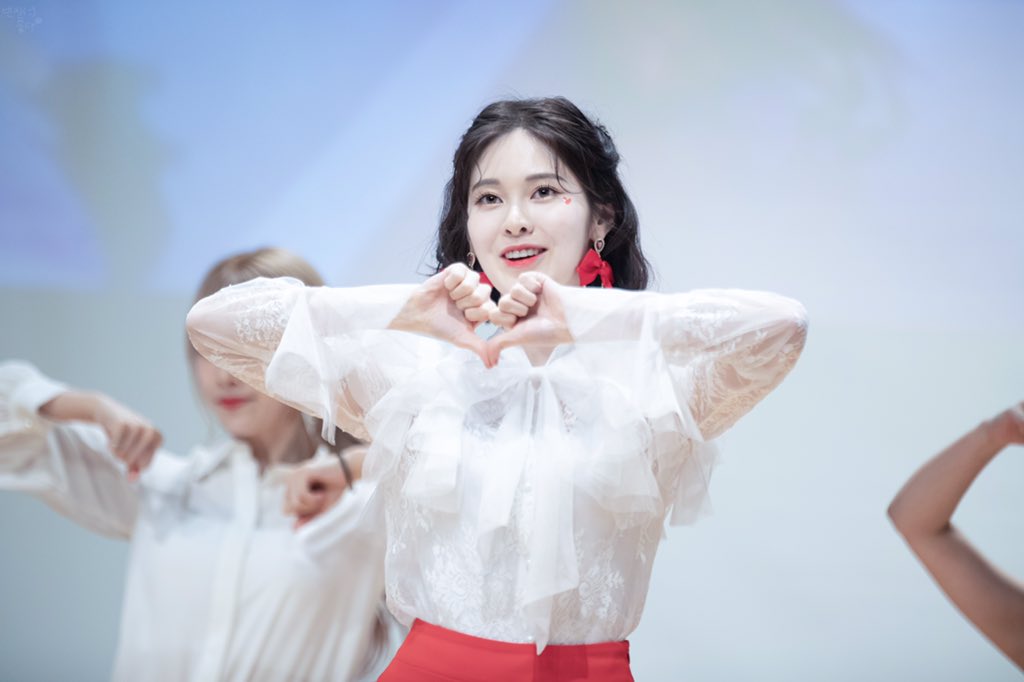 bincos0713's tweet photo. 190510 kbs미디어센터 팬싸 예빈 

미안해.... 예빈아..

#DIA #다이아 #백예빈 #예빈 #Yebin @dia_official #우와 #WOOWA https://t.co/7YniZbQdtQ