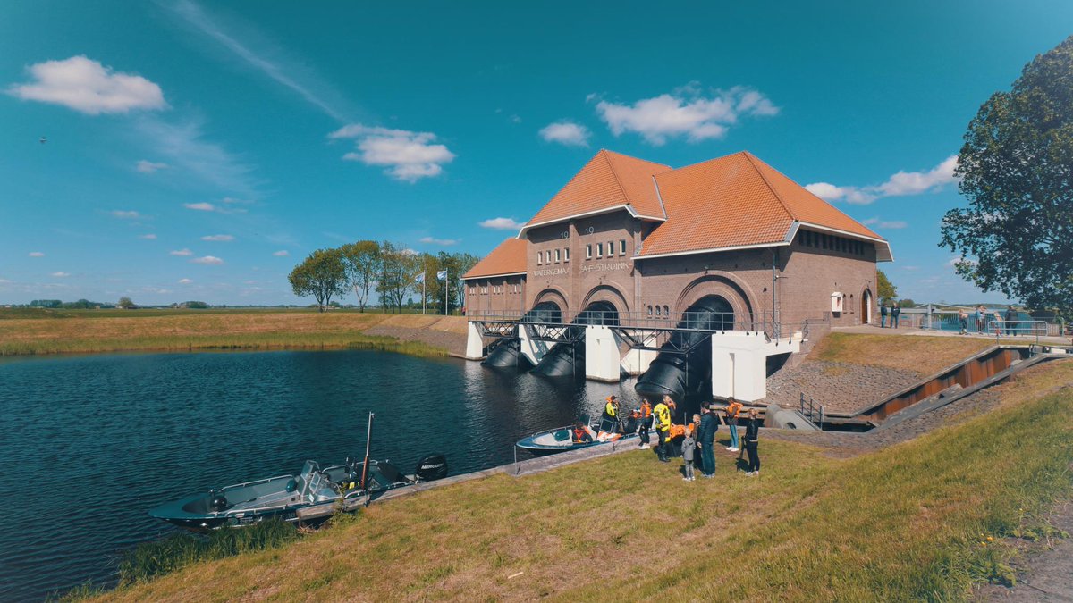 WDODelta's tweet photo. Afgelopen zaterdag vierden zo'n 500 bezoekers samen met het waterschap het 100-jarige bestaan van #Gemaal A.F. #Stroink. Bekijk de foto's voor een feestelijke terugblik op alle leerzame en verrassende activiteiten. 💦 https://t.co/OtRiFPR0ki https://t.co/zicfIpdmy4