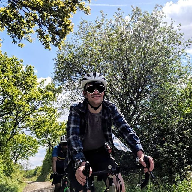velorant's tweet photo. Me in my happy place (or at least one of them anyway) over the weekend. Thanks to @lowehotrightnow for the route, the company and the photo and looking forward to more of same

#outsideisfree #notregentspark #essex #gravel https://t.co/YYmWDOegzx https://t.co/DQm6CzcD2b
