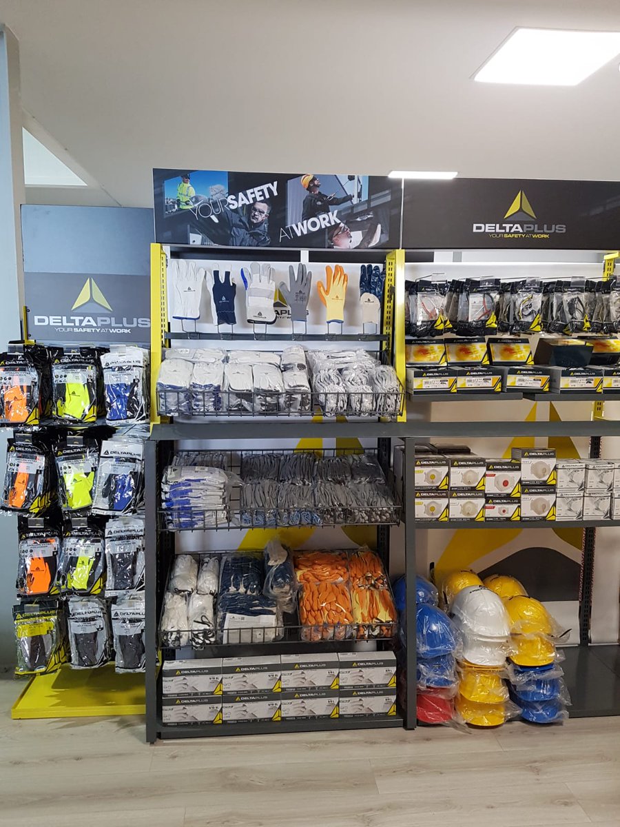 DeltaPlusIberia's tweet image. Uma das últimas implantações de loja que realizamos é a de BigMat Canoliva, em Portugal. Um amplio espaço em que estão presentes todas as nossas famílias de produto e vários formatos de exposição e venda.
#pontodevenda #linear  #epi #deltaplus