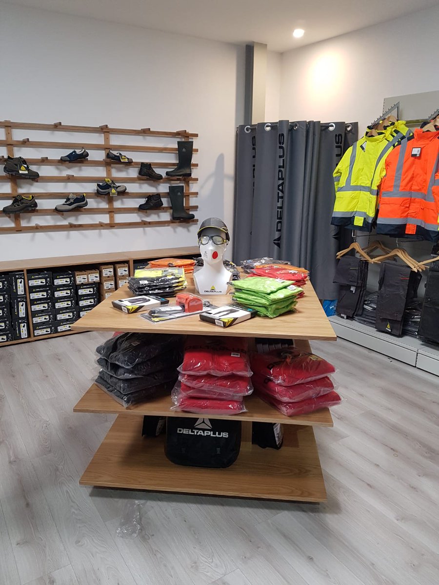 DeltaPlusIberia's tweet image. Uma das últimas implantações de loja que realizamos é a de BigMat Canoliva, em Portugal. Um amplio espaço em que estão presentes todas as nossas famílias de produto e vários formatos de exposição e venda.
#pontodevenda #linear  #epi #deltaplus