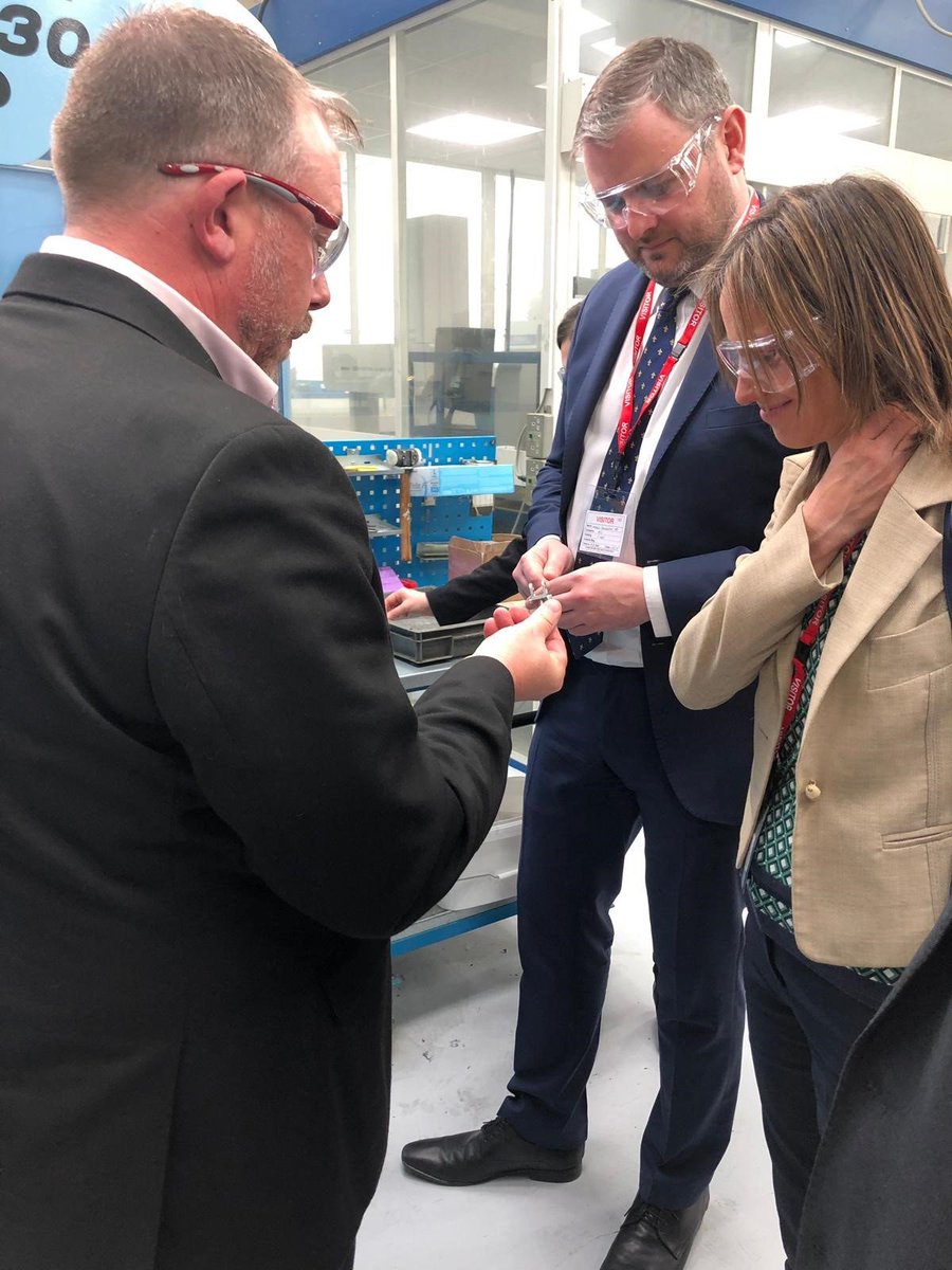 SciTechgovuk's tweet photo. “British aerospace companies of all sizes have unrivalled expertise and capabilities that are in demand around the world." - @Andrew4Pendle at the launch of a new #IndustrialStrategy programme for aerospace industry SMEs today @MEP_bmep

https://t.co/zEw3LMVb7X @ADSgroupUK https://t.co/ZibA4YPZH9