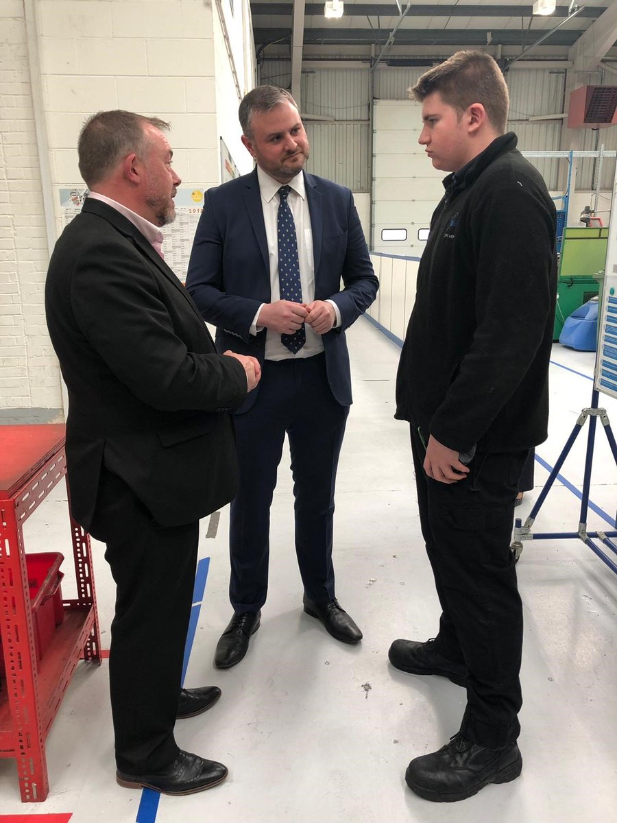 SciTechgovuk's tweet photo. “British aerospace companies of all sizes have unrivalled expertise and capabilities that are in demand around the world." - @Andrew4Pendle at the launch of a new #IndustrialStrategy programme for aerospace industry SMEs today @MEP_bmep

https://t.co/zEw3LMVb7X @ADSgroupUK https://t.co/ZibA4YPZH9