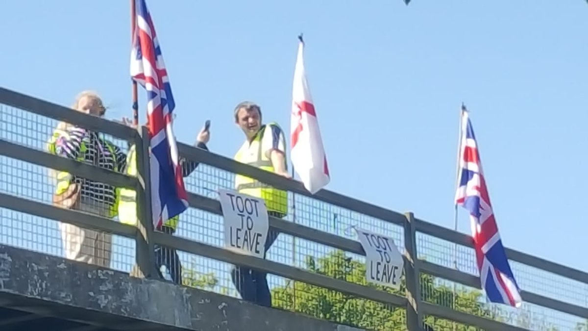 BorrowedTimeUk's tweet photo. Well done to the #Swindon crew! #toottoleave Please RT https://t.co/mTk4hbR6L4