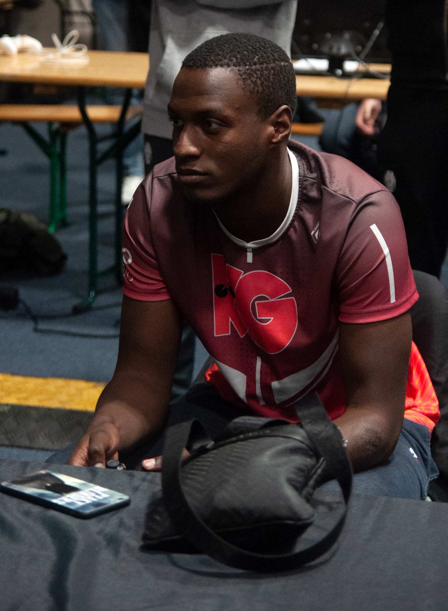 @KG_AbdouBrown Focus sur sa game de #Fifa au #cattenomgamingday par <a href="/HeliosGamingFR/">Helios Gaming</a>  il finira en premiere place pour <a href="/KaioGaming/">Team Kaio</a>