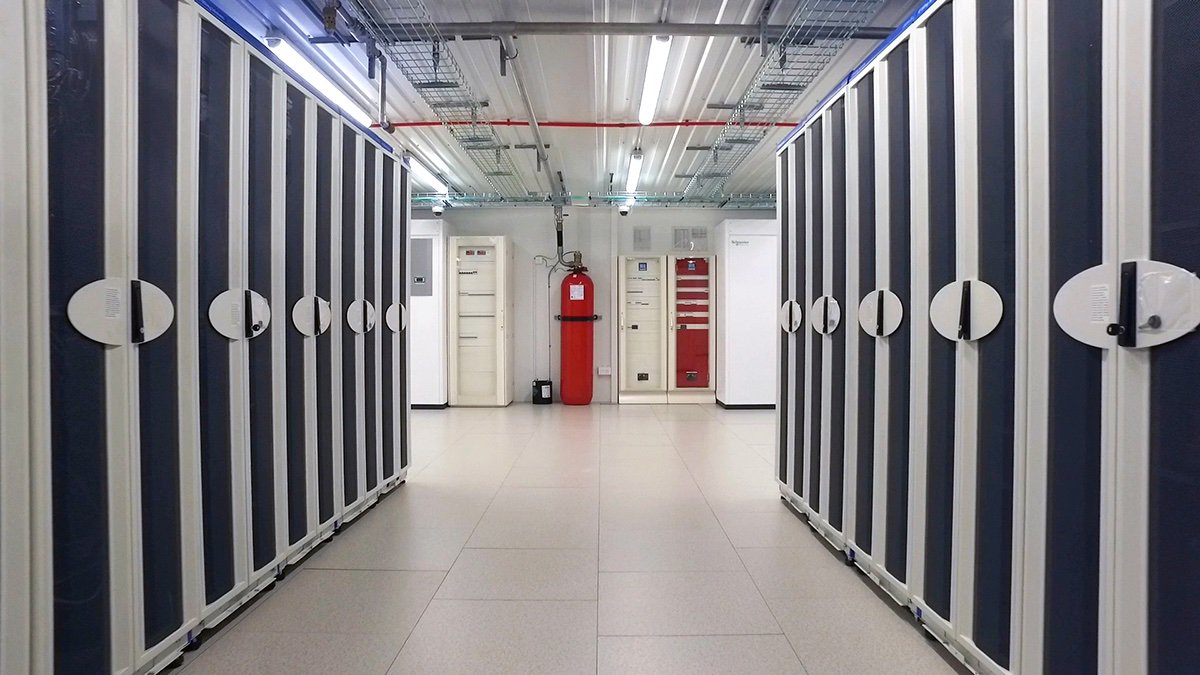 Five ways to make your edge data centres more cost efficient.
Flexenclosure CTO Tomas Rahkonen shares his thoughts on overcoming the capital and operational cost issues when deploying new #edge #datacentres...
hubs.ly/H0hRyjn0