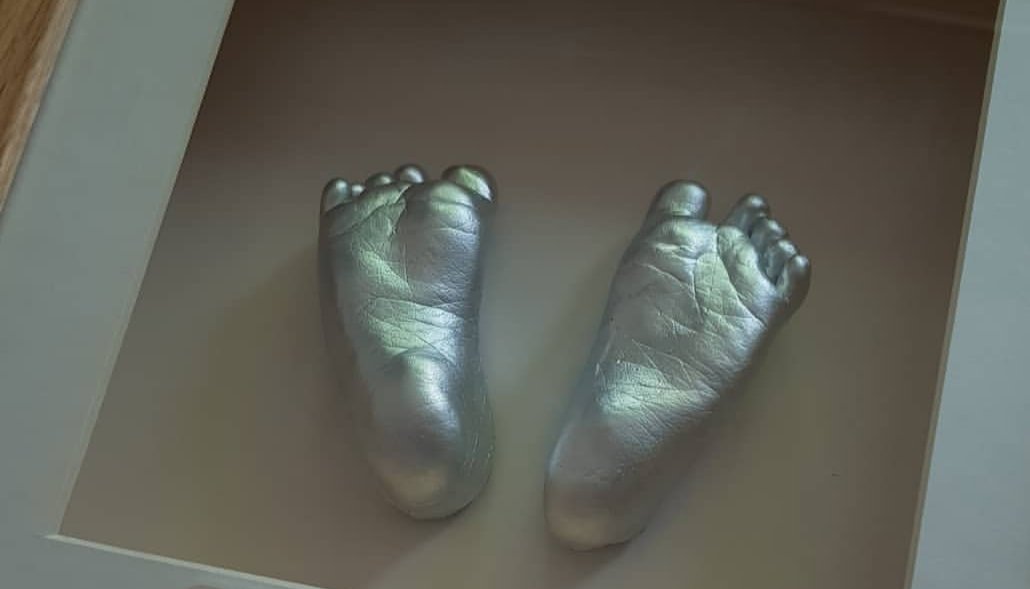 bexstergsy's tweet photo. @loosewomen I loved looking at my sons feet so much I got them casted when he was 4weeks old https://t.co/66lq5HxAlh