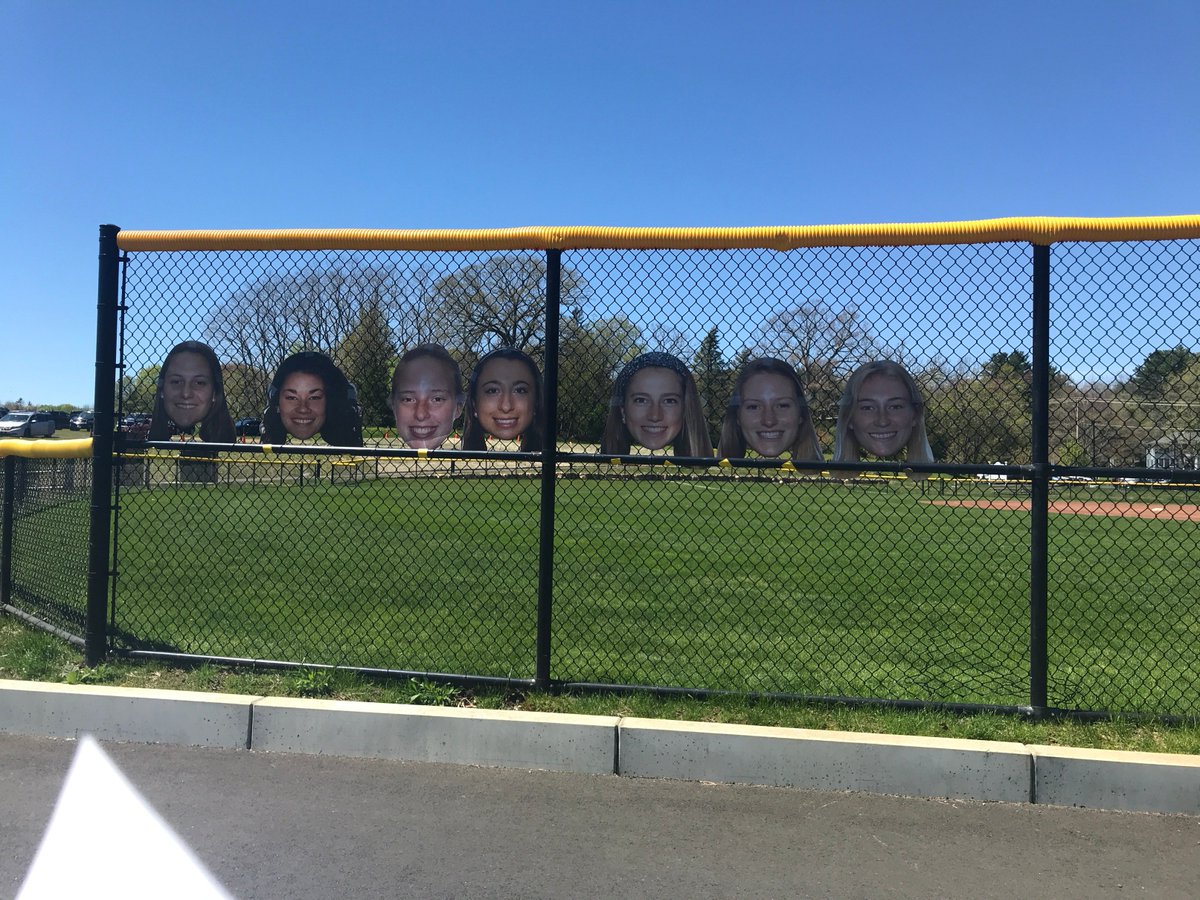 pingreesports's tweet photo. Celebrating Boys and Girls Lacrosse seniors #gohighlanders #pingreeschool https://t.co/s45foHVKfi