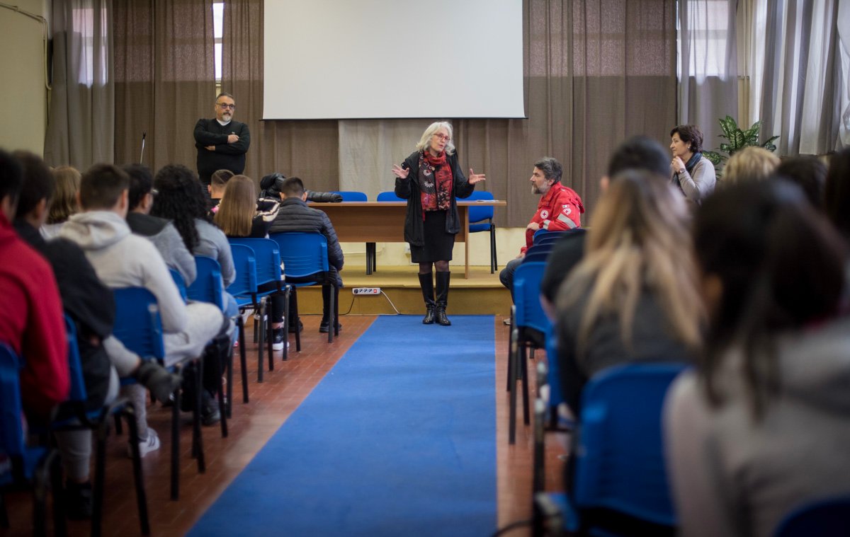 Oggi #CroceRossa Roma e #ISMA insieme all'Istituto Alberghiero A. Vespucci per la conclusione del progetto di #GiovaniAlFuturo contro la dispersione scolastica, che ha coinvolto circa 200 studenti. Grazie alla Scuola e allo Chef <a href="/debbellise/">Dino de bellis</a> per aver incontrato i ragazzi! #criroma