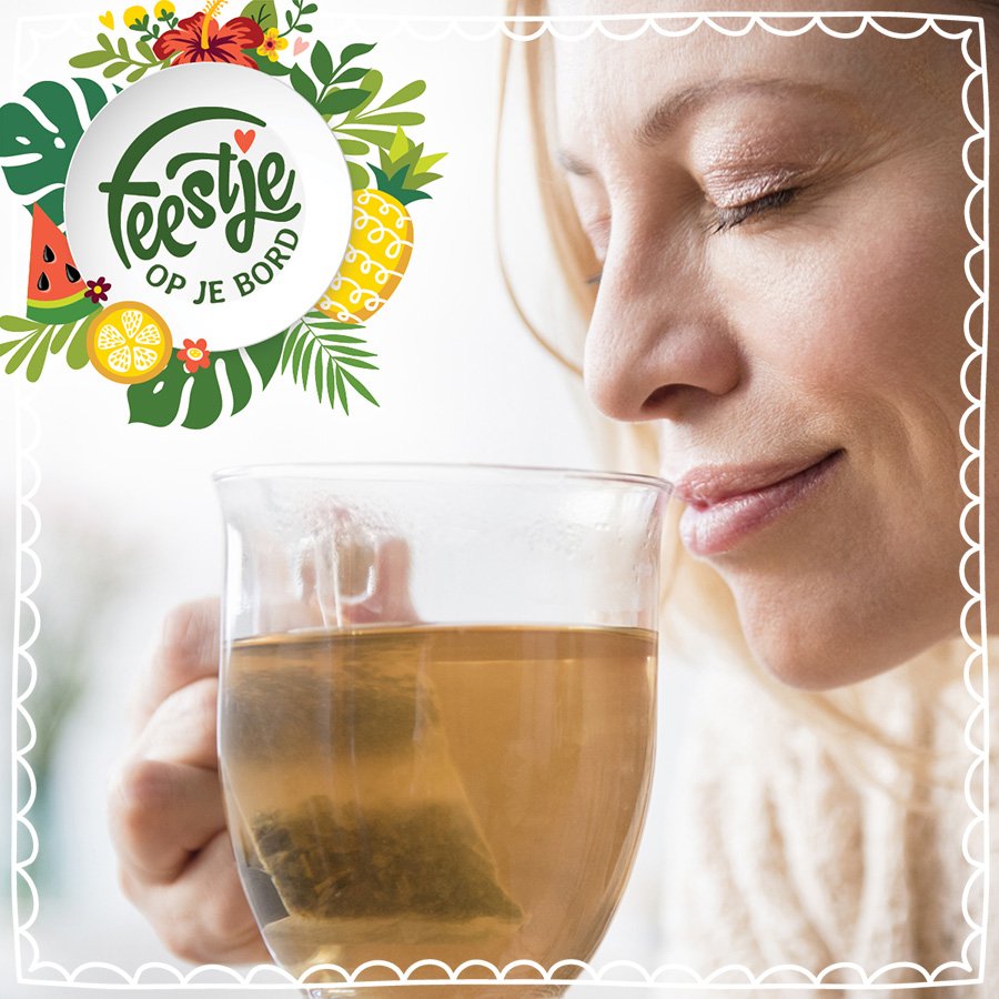 BGNtweet's tweet photo. Tip voor drinken bij de lunch: kies voor een kopje thee, koffie of een glas water / halfvolle merk. Jus d' orange, Optimel en chocomel zijn suikerbommetjes en kun je beter vermijden. #lunch #feestjeopjebord #BGN #drinken https://t.co/VzAZx7uUWS