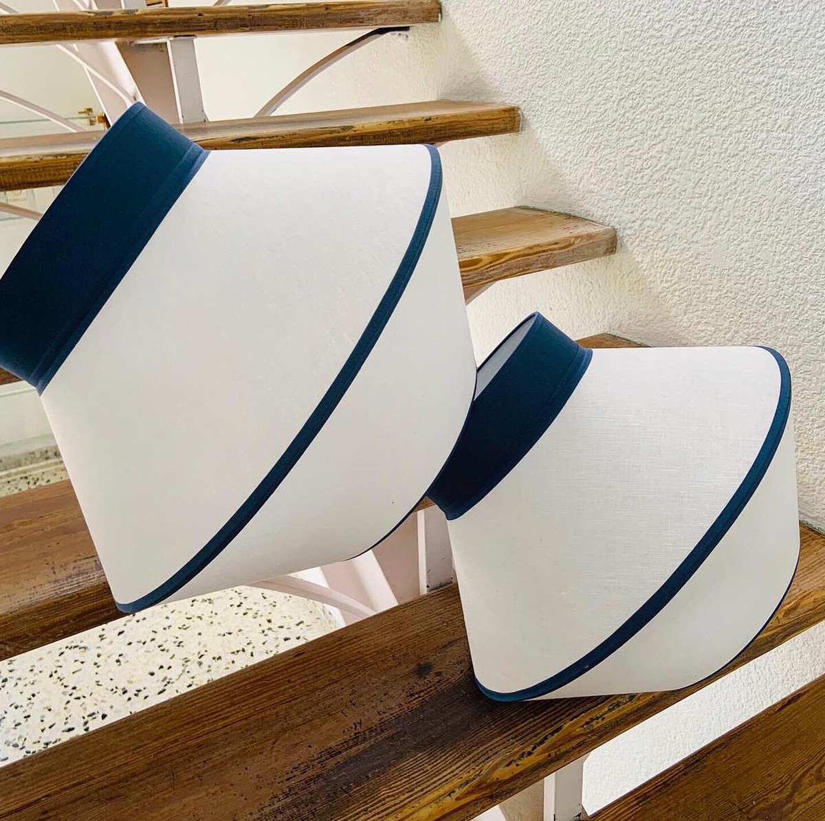 TODOS TUS PROYECTOS HECHOS REALIDAD!! CONSÚLTANOS!! 😎😎😎 vidaviluminacion.es #lamparas #pantallasamedida #pantallasparalamparas #lamparasdediseño #lamps #design #designlamp #innovation #diseño #personalizacion #customlighting #lighting #telas #papelpintado