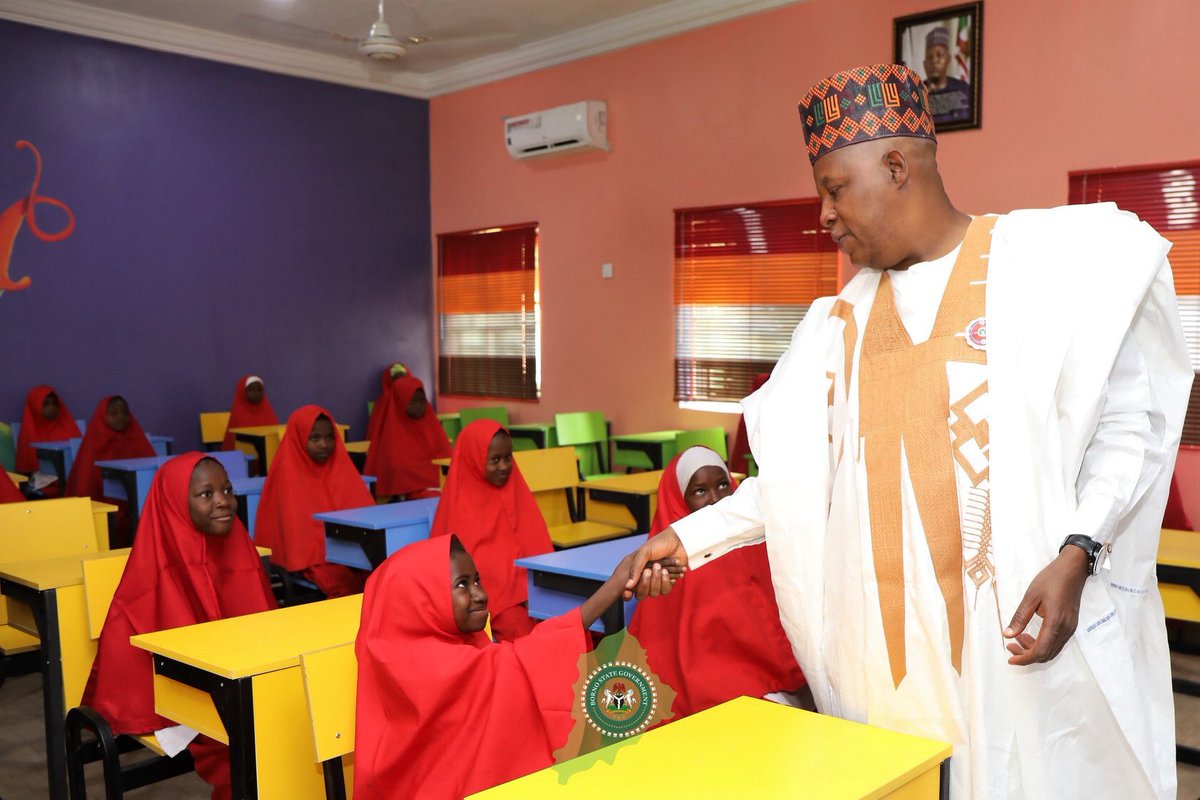Sharksawn's tweet photo. The Monday Column 
@daily_trust, Monday, May 13, 2019.

Wonder Scenes in Borno 

By Mahmud Jega 

It was the last place in Nigeria that I expected to find the most beautiful public schools, cutting edge health equipment, a lush housing estate and .. . https://t.co/Ojv7wnWdxG https://t.co/4rb9jhZlhk